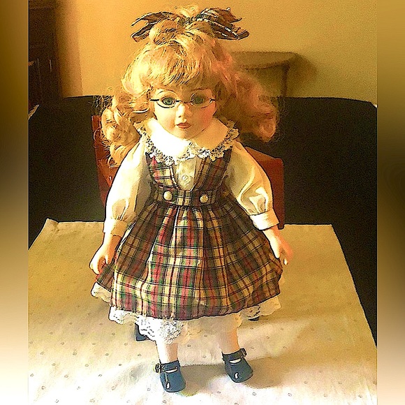 PORCELAIN DOLL “READY FOR SCHOOL DAYS” EUC - Picture 4 of 5